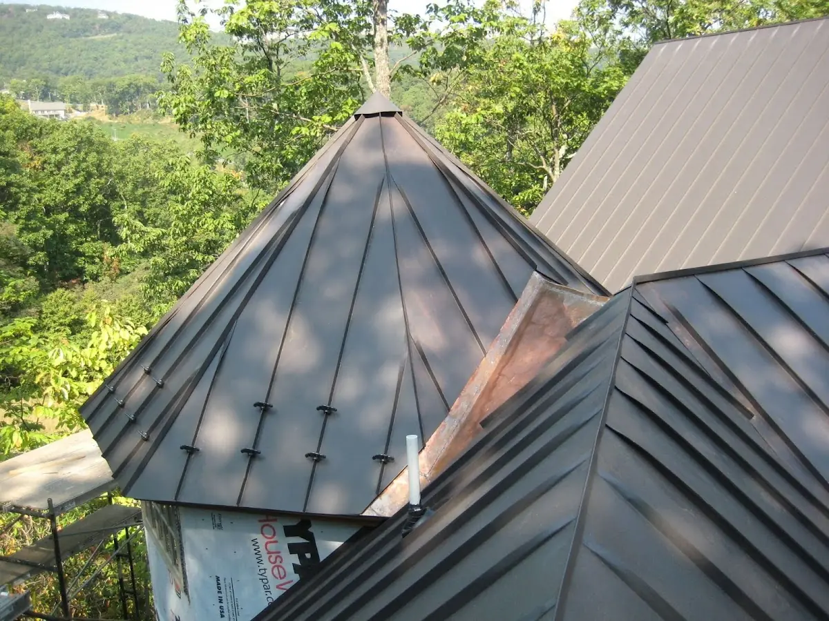 Professional Roof Tarp Installation by Craftsman Roofing in Fruittown